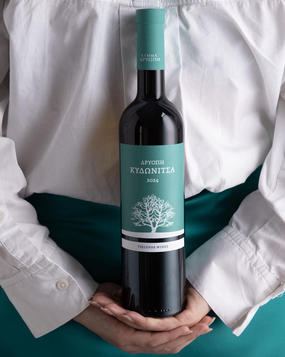 DRIOPI WINERY Kydonitsa Wein in grüner Flasche, Sortenrein und trocken, Jahrgang 2024.