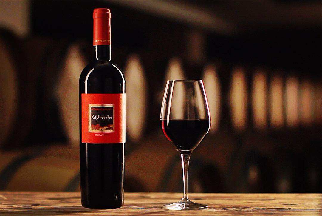 Tselepos Kokkinomylos Merlot Rotwein 2022 mit Barriqueausbau und fruchtig-schokoladigem Aroma