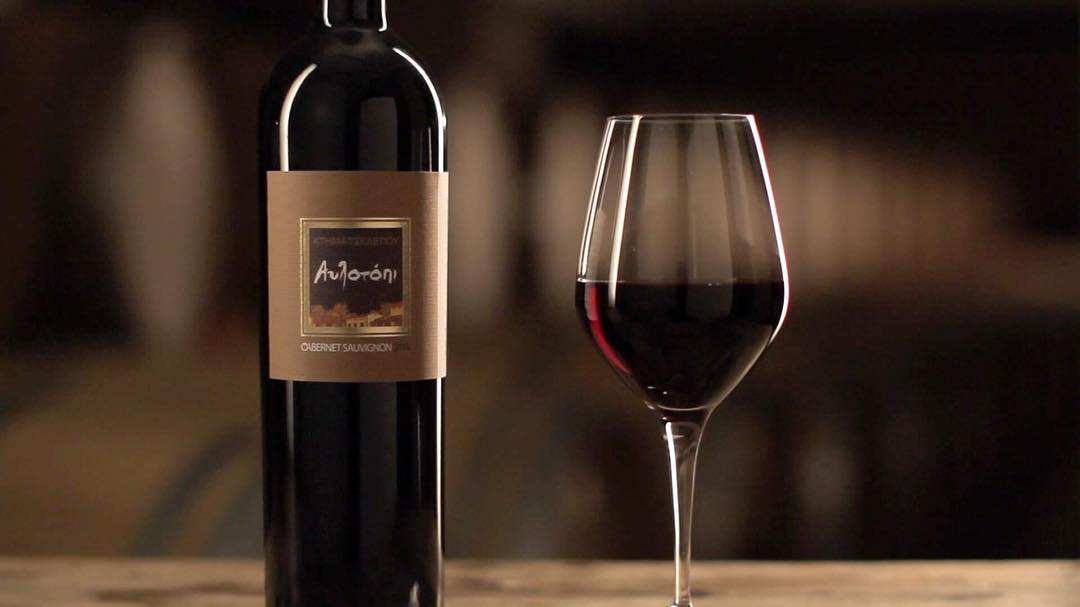 Tselepos Avlotopi Cabernet Sauvignon Rotweinflasche mit Glas, Arkadien 2021